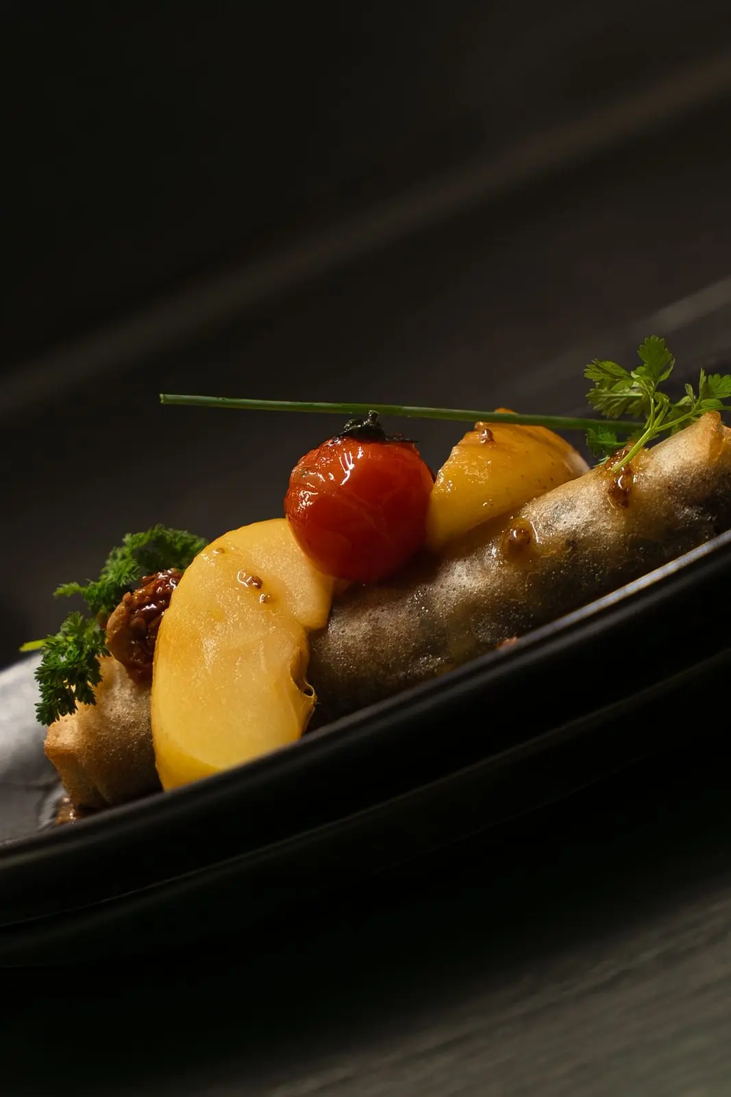 Assiette signature en gros plan — photographie culinaire en Provence