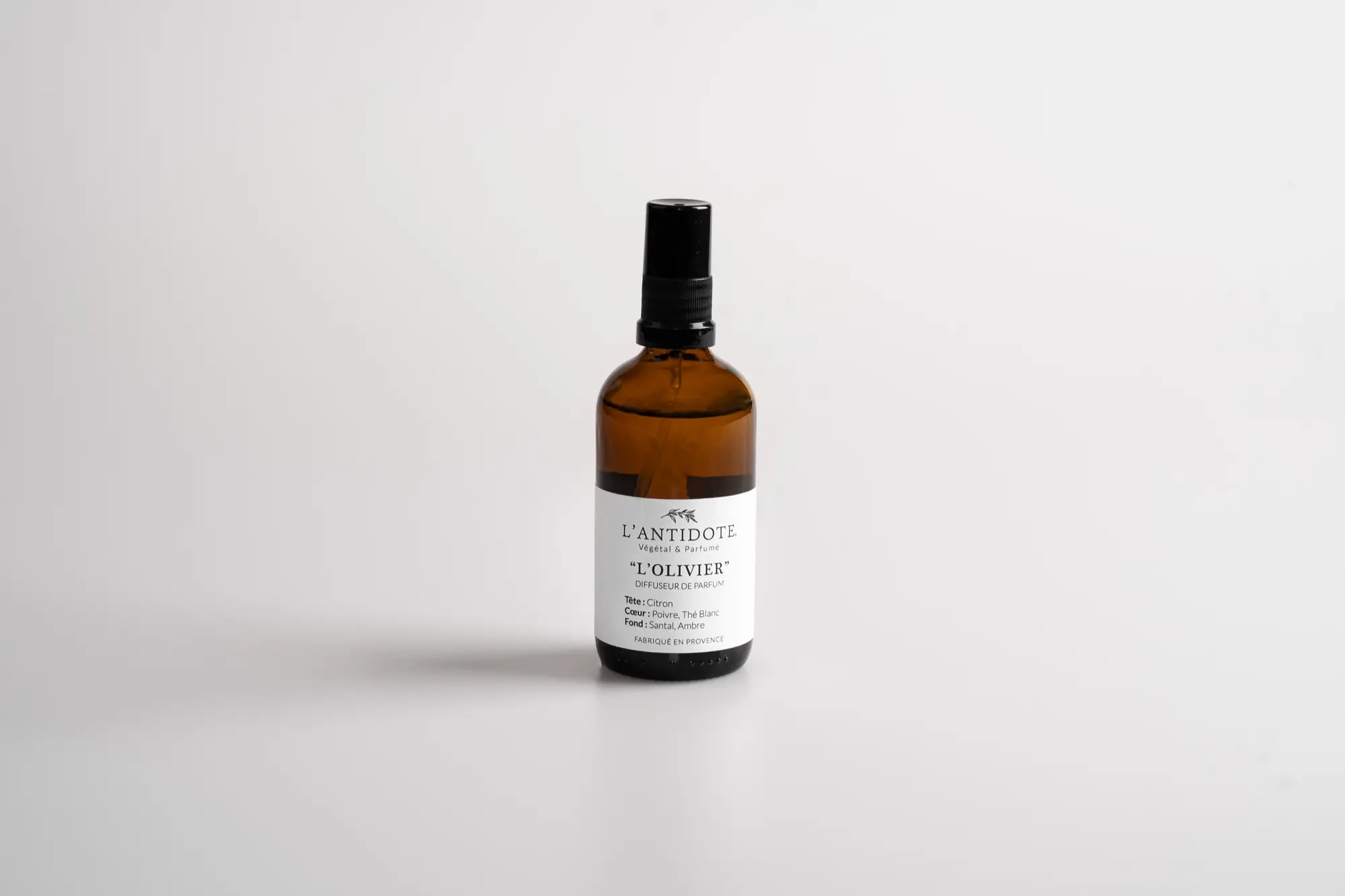 Parfum d'intérieur L'Olivier de L'Antidote, packshot studio