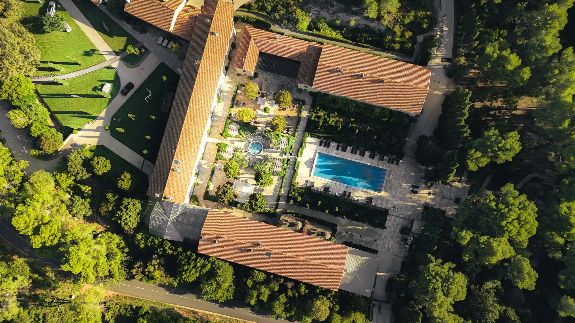 Parcours de golf en Provence photographié par drone